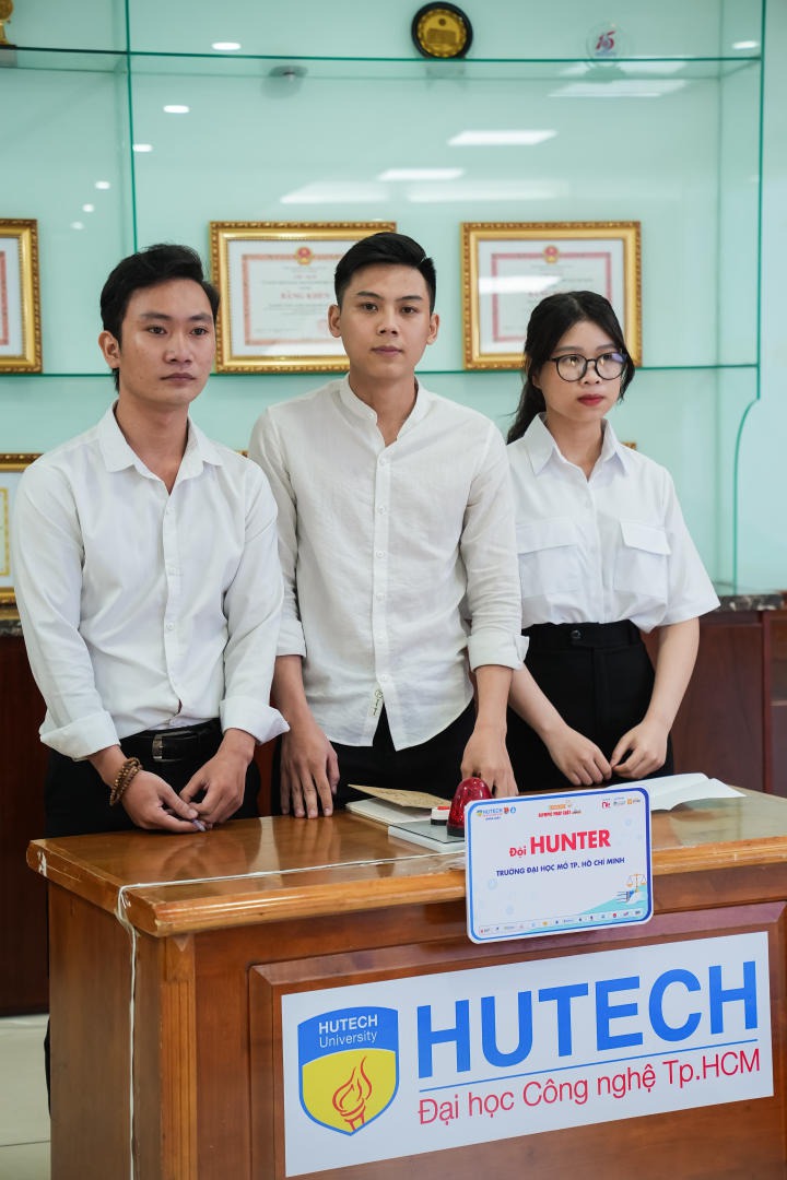 Sinh viên Khoa Luật HUTECH xuất sắc đạt ngôi vị Quán quân cuộc thi Olympic Pháp luật lần thứ 8 99