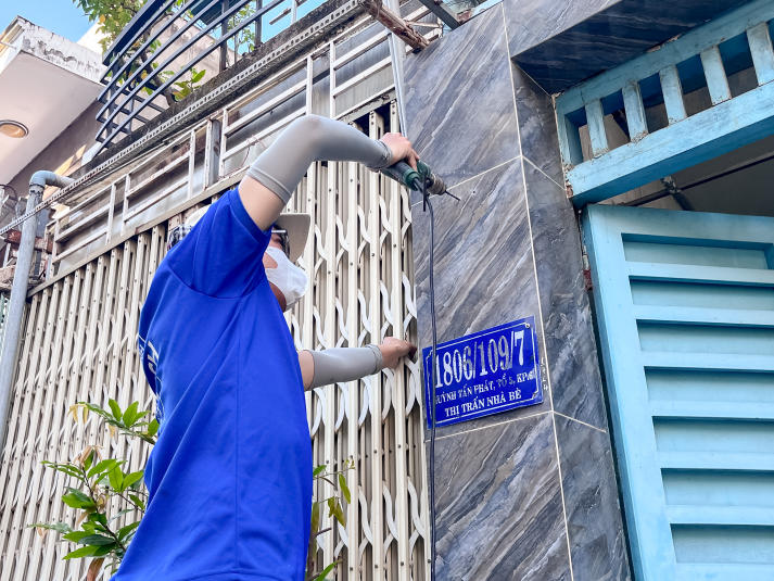 Sinh viên Khoa Marketing - Kinh doanh quốc tế thực hiện công trình “Đường cờ Tổ quốc”, lan tỏa tinh thần vì cộng đồng 62