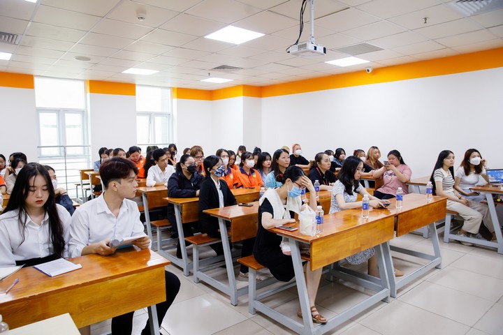 Sinh viên Khoa Trung Quốc học cập nhật thông tin và trau dồi kỹ năng thi TOCFL 39