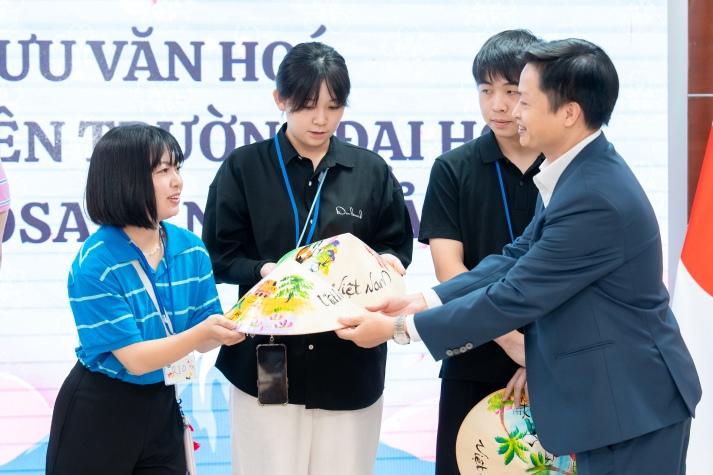 VJIT and Josai International University students engage in cultural exchange 80