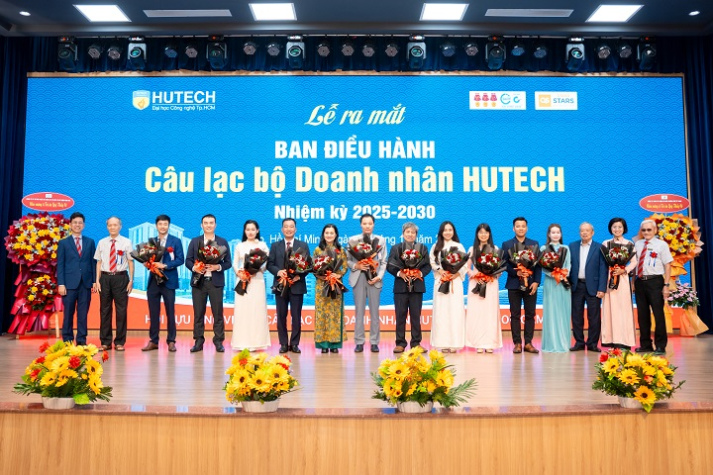 [Video] Ban Điều hành CLB Doanh nhân HUTECH nhiệm kỳ mới ra mắt, đồng hành cùng sinh viên chạm thành công 15