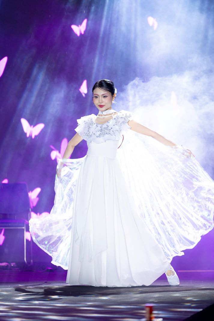 [Video] Làm liveshow sáng tạo như dân chuyên - Sinh viên Truyền thông đa phương tiện HUTECH khẳng định chất riêng 34