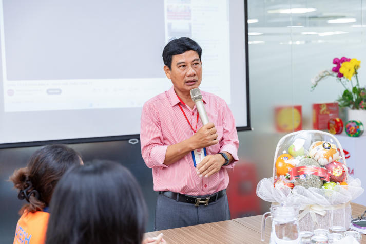 Sinh viên Công nghệ thực phẩm khám phá "bí mật" bánh bông lan Hura tại Nhà máy Bibica Miền Tây 15