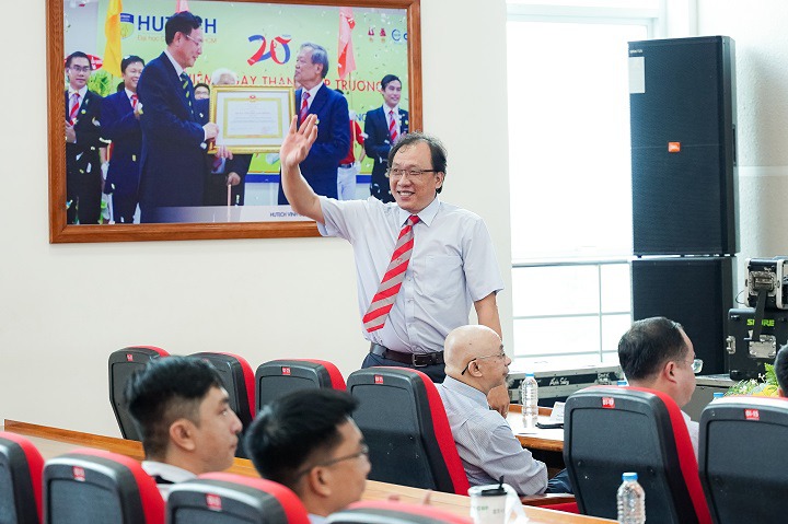 Khoa Công nghệ thông tin HUTECH tưng bừng chào đón tân binh về ngôi nhà chung 47