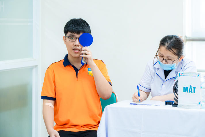 HUTECH tổ chức khám sức khỏe miễn phí dành cho sinh viên toàn trường 75