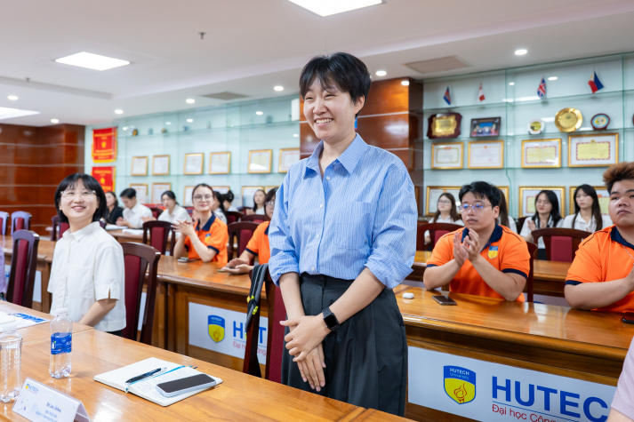 HUTECH enhances Korean language learning experience with international standard “K-VOICE” Interpretation and Translation Lab 119