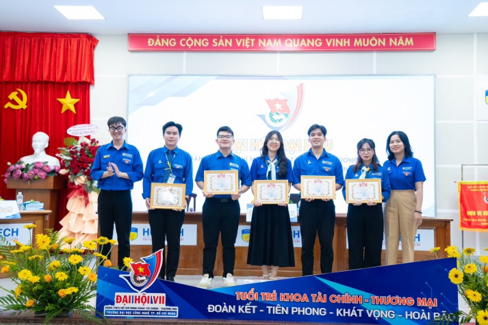 Đại hội Đại biểu Đoàn TNCS Hồ Chí Minh Khoa Tài chính - Thương mại lần thứ VII thành công rực rỡ 208