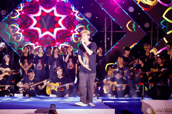 [Video] Chịu chơi như sinh viên HUTECH: “Chạy show” hết học thuật lại tới văn hóa, nghệ thuật, thể thao 94