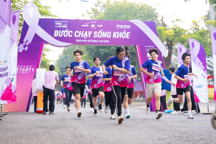 Gần 1.000 vận động viên HUTECH lan tỏa yêu thương cùng Giải chạy “Bước chạy Sống khoẻ” 84