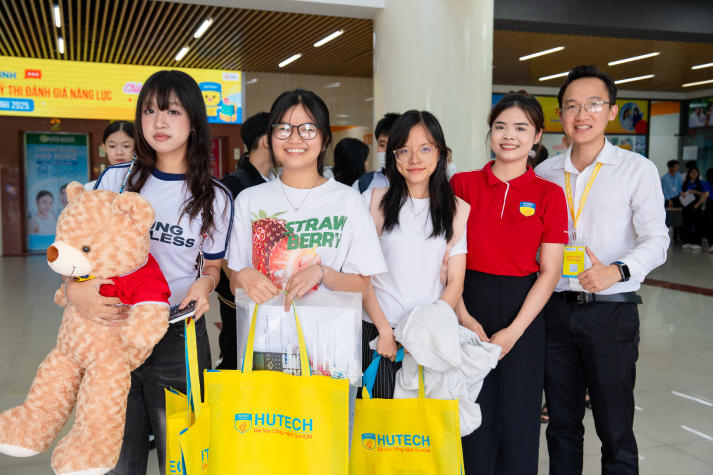 Bộ Giáo dục và Đào tạo công bố điểm sàn nhóm ngành sức khỏe năm 2025 9