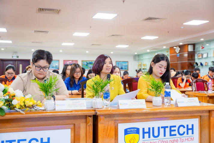 Khi sinh viên Khoa Quản trị kinh doanh trở thành những người truyền cảm hứng 60