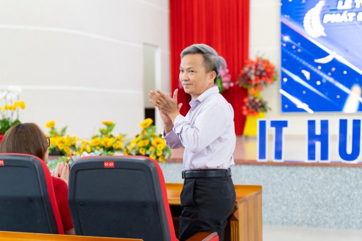 Khoa Công nghệ thông tin HUTECH tổng kết phong trào sinh viên và phát động phong trào năm học 2023-2024 39