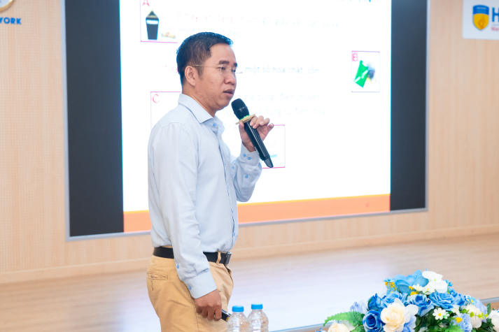 Tân sinh viên Thú y làm quen với những nguyên tắc an toàn trong phòng thí nghiệm 26