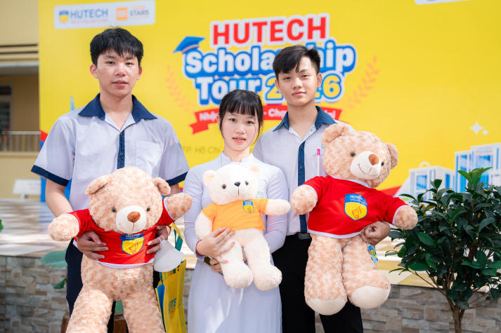 [Video] Từ học bổng HUTECH, học sinh TT. GDNN - GDTX Thủ Đức thêm động lực theo đuổi giấc mơ đại học 35
