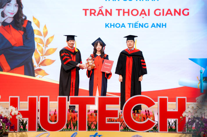 Ngày tốt nghiệp: Tân khoa HUTECH vững vàng bước vào “đại lộ thành công” 94