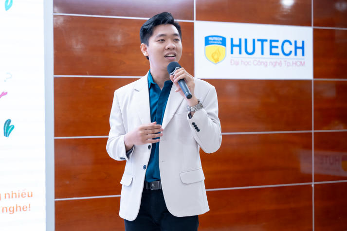 [Ảnh] Sinh viên Khoa Marketing - Kinh doanh quốc tế khám phá tiềm năng AI trong kỷ nguyên số 43