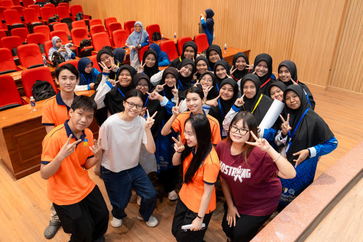 HUTECH 2025 Comprehensive Internationalization: A Strategic Step in Education and Global Integration 112