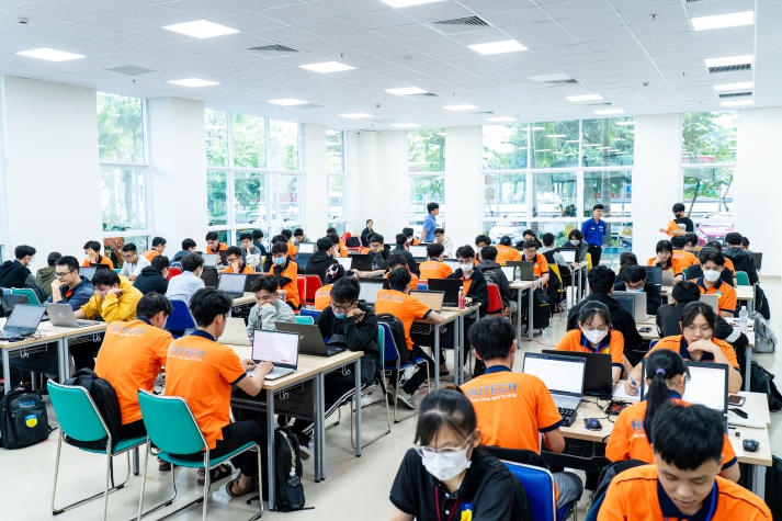 Khoa Công nghệ thông tin HUTECH tổng kết phong trào sinh viên và phát động phong trào năm học 2023-2024 154