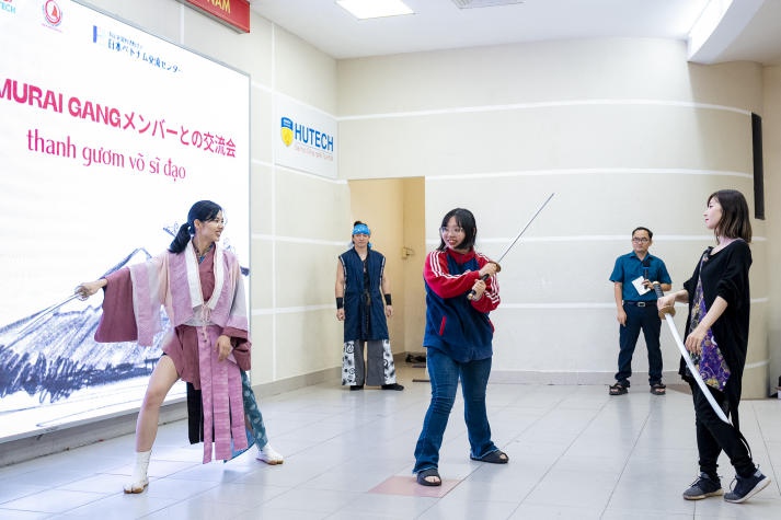 Sinh viên HUTECH nhập vai chiến binh Samurai Nhật Bản 89