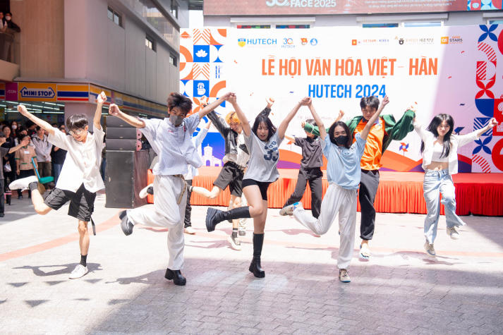 HUTECH-ers sẵn sàng chạm cơ hội việc làm, kết nối văn hóa tại Ngày hội văn hóa và tuyển dụng Việt - Hàn 2025 vào 15/5 tới 36