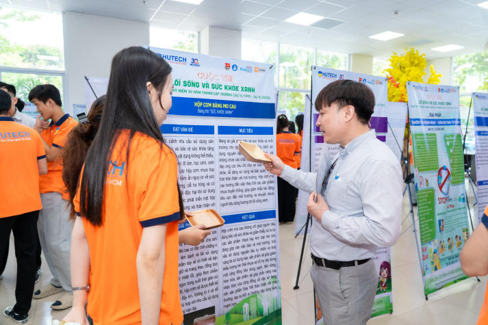 Lối sống xanh - Sức khỏe xanh: Sinh viên HUTECH kiến tạo tương lai bằng hành động bền vững 121
