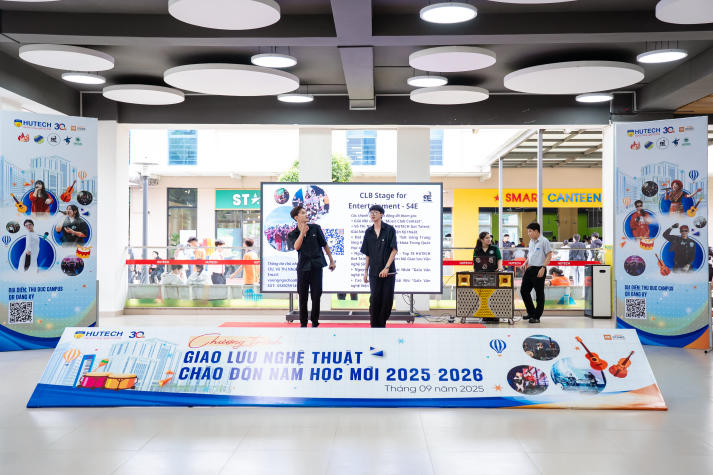 [Video] Văn nghệ sân trường HUTECH khuấy động không khí chào đón newbies 73