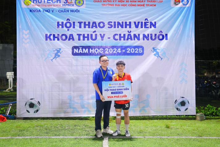 Hội thao sinh viên Khoa Thú y - Chăn nuôi khép lại thành công với dấu ấn đoàn kết và thành tích rực rỡ 113