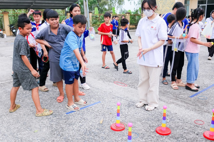 Tiếp bước đến trường 2025: Sinh viên VJIT trao yêu thương, dựng hành trang 19