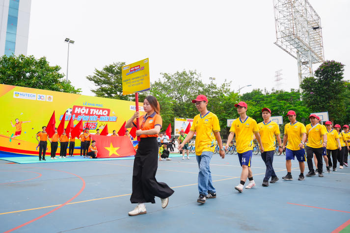 [Video] Sôi động, gắn kết và bùng nổ tại Hội thao Cán bộ - Giảng viên - Nhân viên HUTECH 2025 32