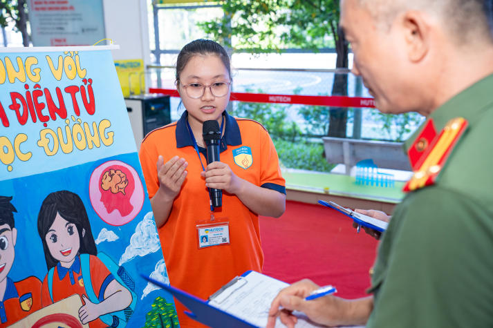 Sinh viên HUTECH lan tỏa thông điệp sống khỏe, nói không với ma túy và thuốc lá điện tử 120