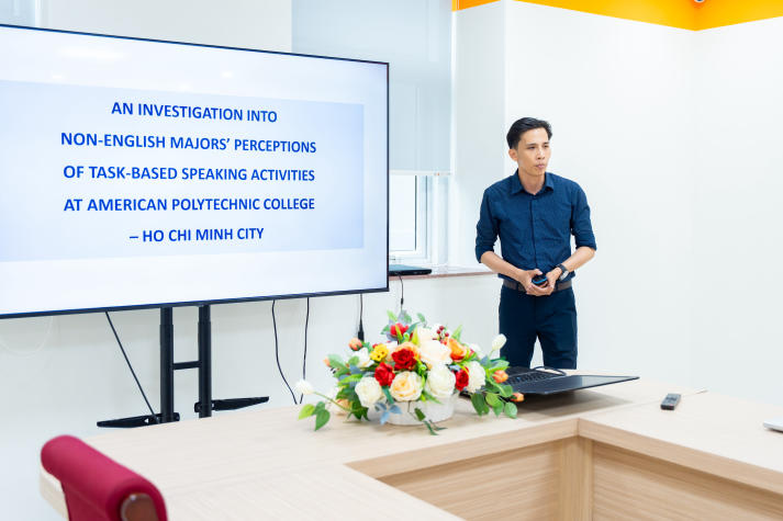 Bức tranh đa sắc về dạy và học tiếng Anh tại buổi bảo vệ luận văn/đề án Thạc sĩ ngành Ngôn ngữ Anh 44