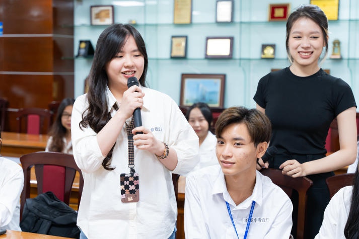 Sinh viên Khoa Trung Quốc đọ sức tiếng Trung tại cuộc thi “Hán ngữ tranh bá” 55