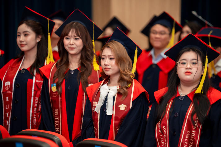 Tân cử nhân HUTECH vững vàng hành trang, rộng mở hành trình mới 85