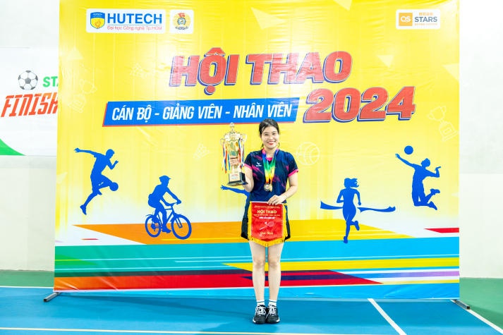 [Hội thao CB-GV-NV HUTECH 2024] Hơn 50 màn giao cầu kịch tính tại bộ môn Cầu lông 22