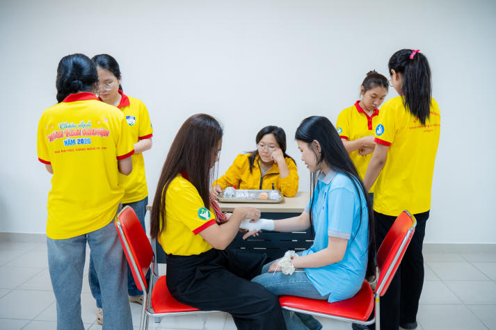 Sinh viên Khoa Điều dưỡng - Kỹ thuật y học và dấu ấn Xuân tình nguyện gắn với chăm sóc sức khỏe cộng đồng 62