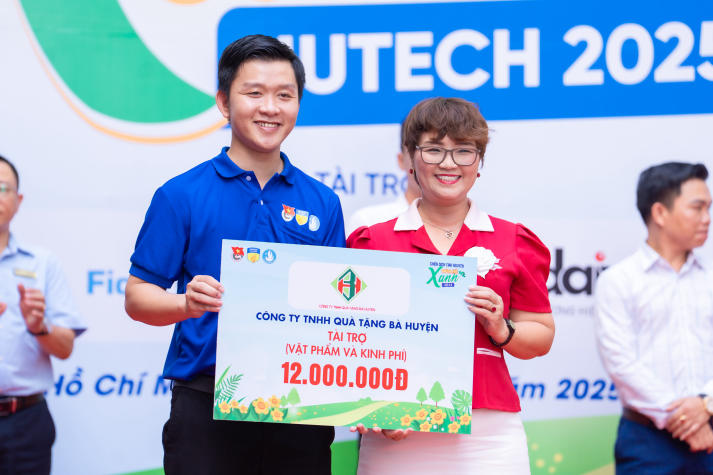 Lễ ra quân Mùa hè xanh HUTECH 2025: Sắc áo xanh tình nguyện vì cộng đồng 36