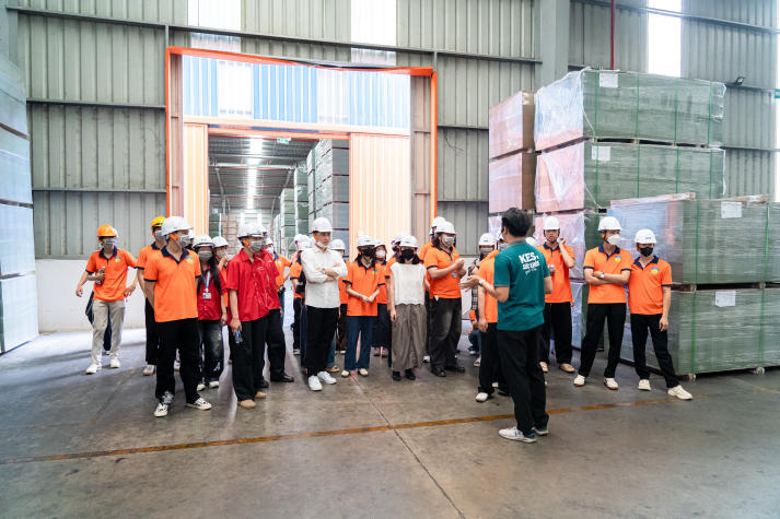 Khám phá công nghệ sản xuất tại Nhà máy KES, sinh viên Kiến trúc - Xây dựng mở rộng tư duy thiết kế kiến trúc, nội thất 33