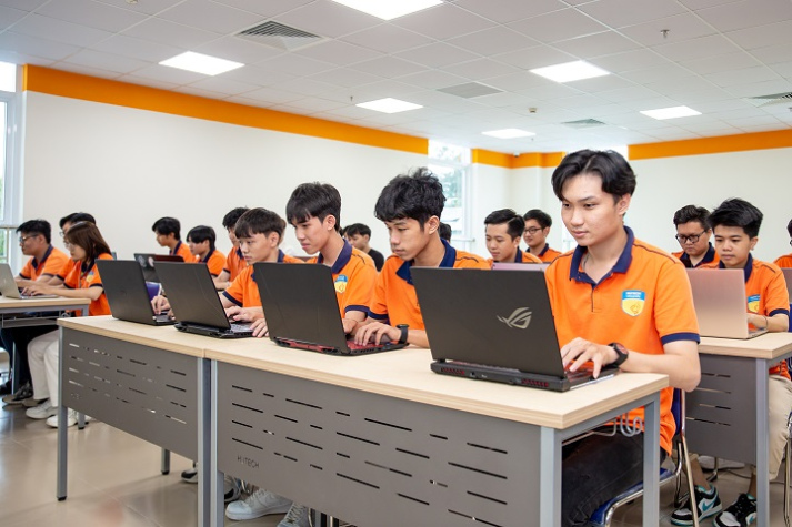 HUTECH chính thức công bố điểm chuẩn năm 2025: 15 - 21 điểm 16