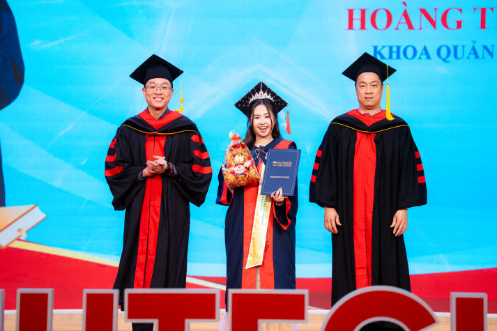 549 tân khoa HUTECH khép lại giảng đường bằng những câu chuyện rất riêng 55