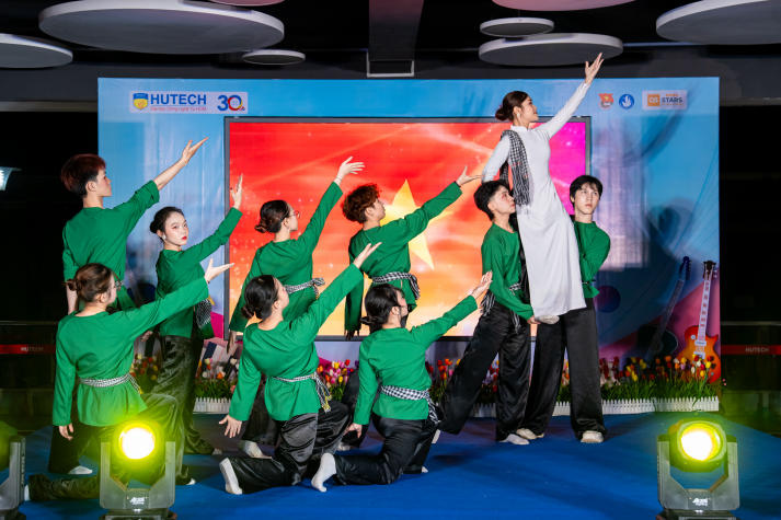 HUTECH ra mắt loạt CLB nghệ thuật, sẵn sàng bùng nổ những hoạt động mới 60