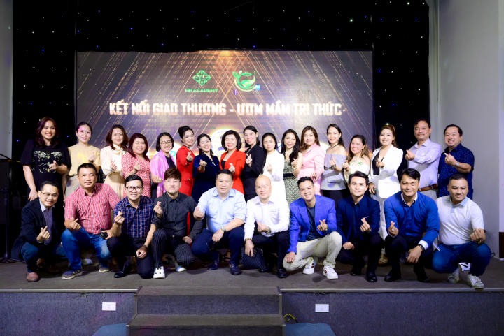 Sinh viên Viện Âm nhạc và Nghệ thuật HUTECH tham gia biểu diễn văn nghệ gây quỹ học bổng cho học sinh, sinh viên vượt khó tại Phan Thiết 96