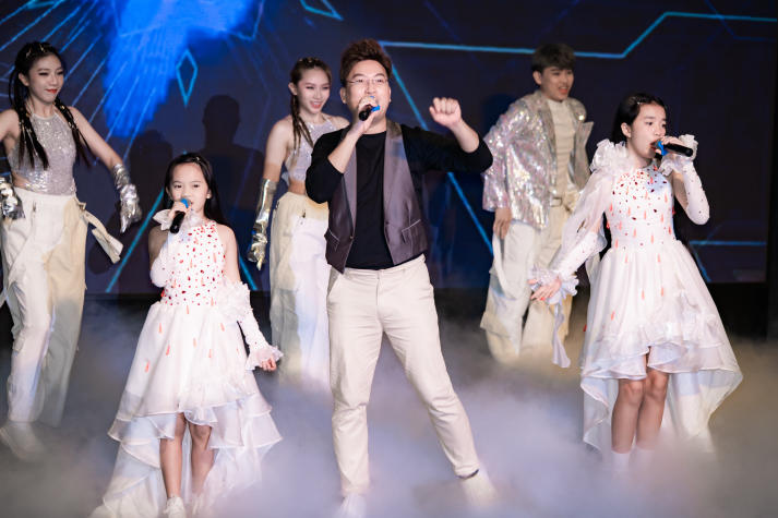 Sinh viên Viện Văn hóa - Nghệ thuật - Thể thao chung tay cùng đêm nhạc “Dệt Một Thời Đại” 37