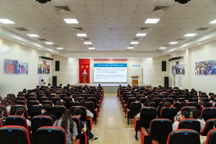 Cùng sinh viên Khoa Hàn Quốc học trang bị kỹ năng chinh phục nhà tuyển dụng vào ngày 07/01 tới đây 31