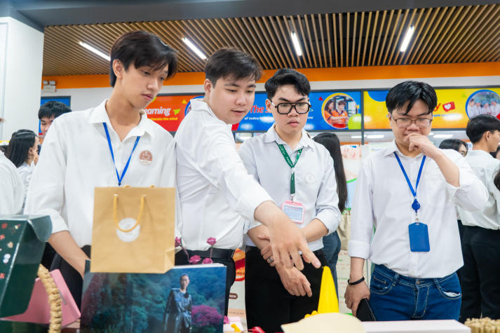 [Video] Khi sinh viên Khoa Quản trị Kinh doanh trở thành “nhà sáng tạo xanh” 150