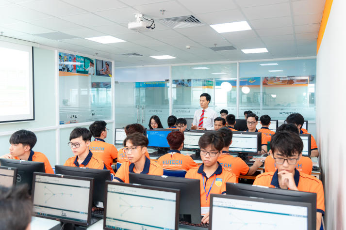 Sinh viên hưởng lợi gì từ chương trình đạt chuẩn AUN-QA tại HUTECH? 125