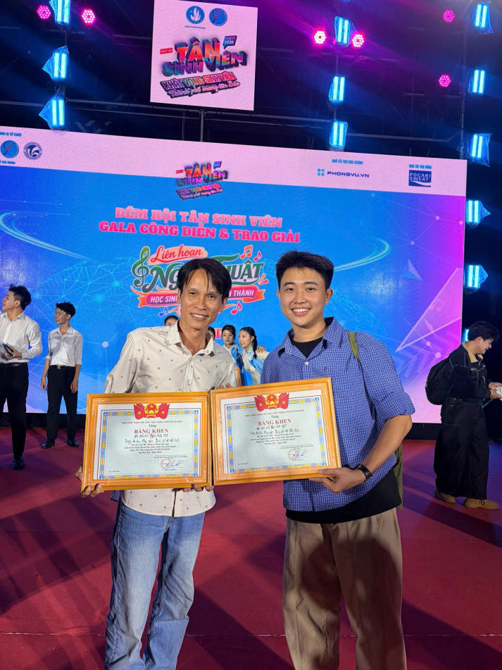Đội Biểu diễn Nghệ thuật NST HUTECH giành “cú đúp” giải thưởng tại Liên hoan Nghệ thuật Học sinh - Sinh viên toàn thành 2026 59