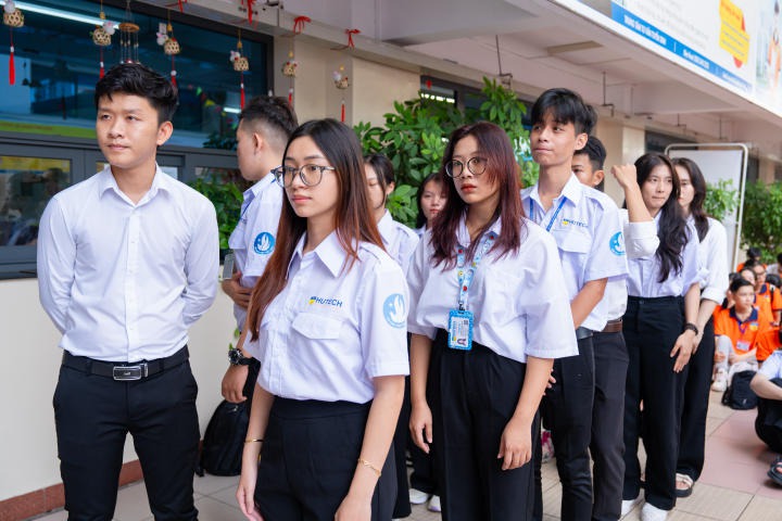 [Video] Rộn ràng Lễ kết nạp Hội viên Hội Sinh viên Việt Nam và Ngày hội chào đón tân sinh viên khóa 2023 tại HUTECH 101