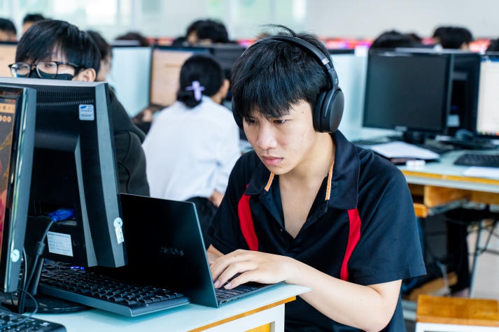 Khoa Công nghệ thông tin HUTECH tổng kết phong trào sinh viên và phát động phong trào năm học 2023-2024 169