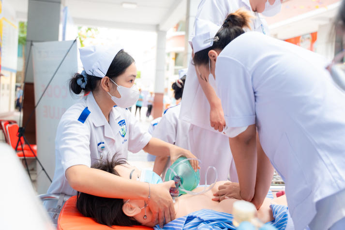 [Video] Sinh viên Khoa Điều dưỡng và Xét nghiệm rèn kỹ năng qua các hoạt động thực chiến 67