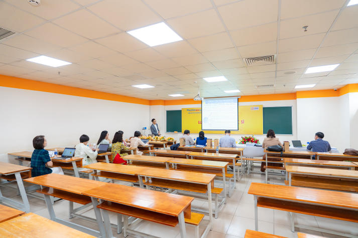 Nhiều giải pháp thiết thực được đề xuất trong buổi bảo vệ luận văn/đề án tốt nghiệp Thạc sĩ ngành Quản trị kinh doanh 60